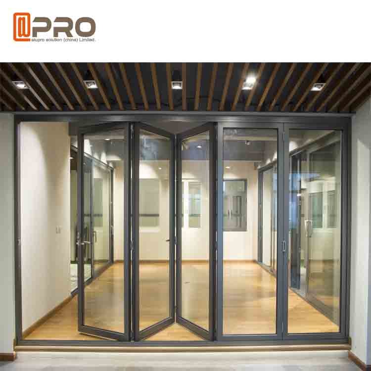 مسحوق الألومنيوم المطلي أبواب قابلة للطي للمباني التجارية تخصيص حجم الباب التلقائي للطي الأمن للطي القيام به